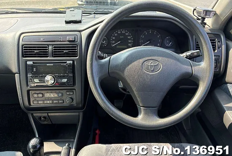 Toyota Carina in Green for Sale Image 6