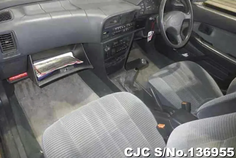Toyota Carina in Green for Sale Image 4