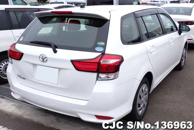 Toyota Corolla Fielder in White for Sale Image 1
