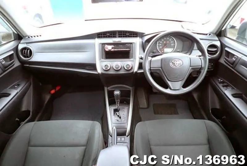 Toyota Corolla Fielder in White for Sale Image 2