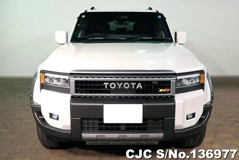 Toyota Land Cruiser 250 in Pearl for Sale Image 3