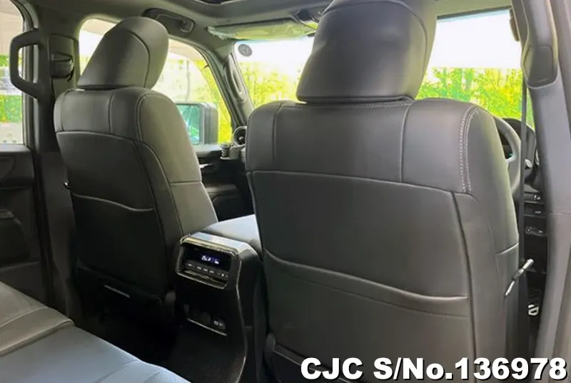 Toyota Land Cruiser 250 in Gray for Sale Image 4