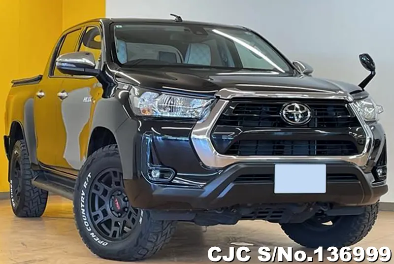 Toyota / Hilux 2023