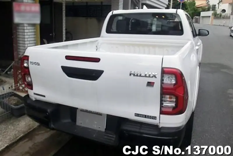 Toyota Hilux in White for Sale Image 1