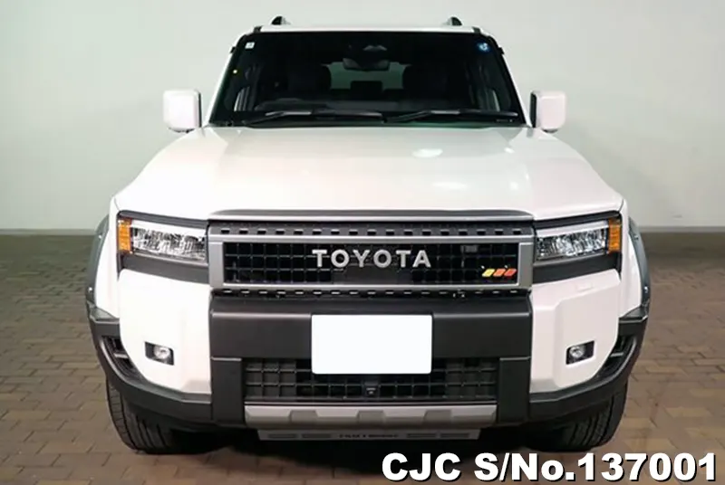 Toyota Land Cruiser 250 in Pearl for Sale Image 3