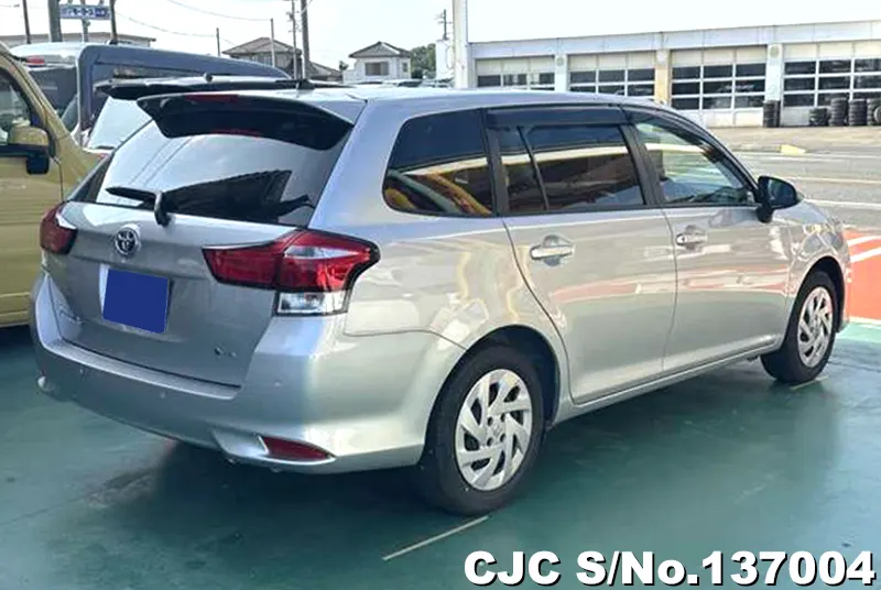 Toyota Corolla Fielder in Silver for Sale Image 2