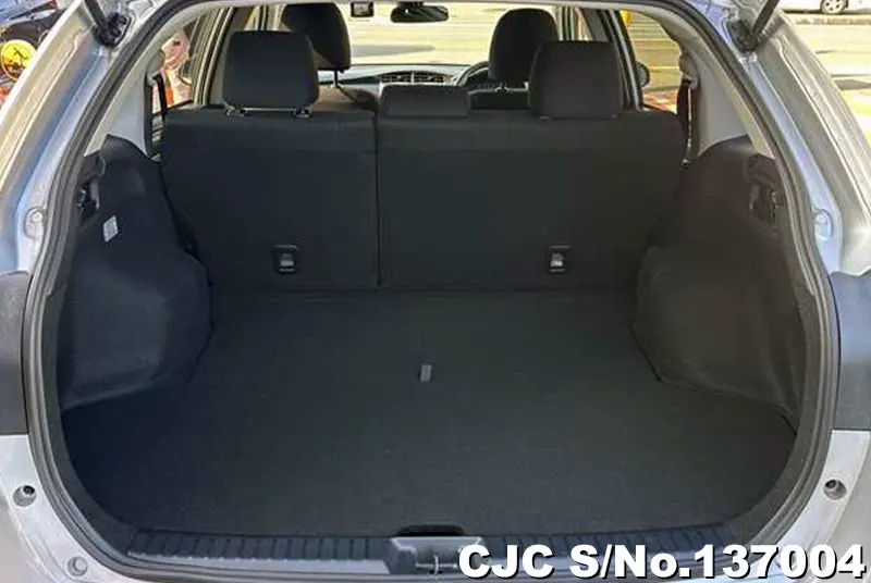Toyota Corolla Fielder in Silver for Sale Image 4