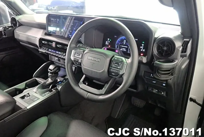 Toyota Land Cruiser 250 in Pearl for Sale Image 7