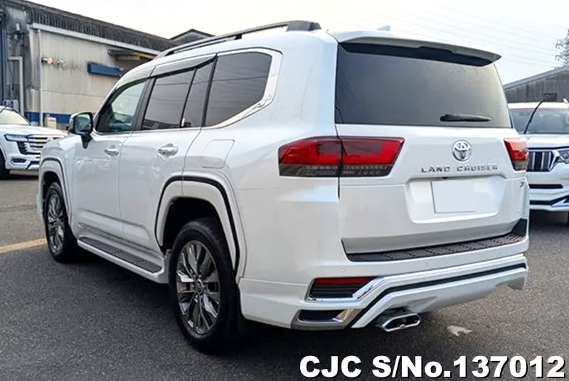 Toyota Land Cruiser in Pearl for Sale Image 1