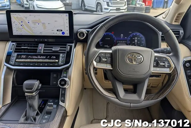 Toyota Land Cruiser in Pearl for Sale Image 7