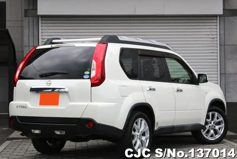 Nissan X-Trail in White for Sale Image 2