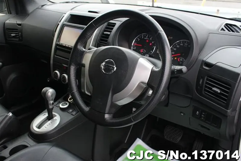 Nissan X-Trail in White for Sale Image 6