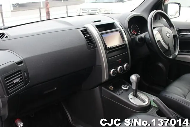 Nissan X-Trail in White for Sale Image 7