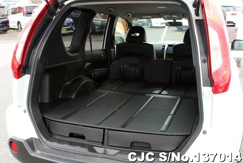Nissan X-Trail in White for Sale Image 14
