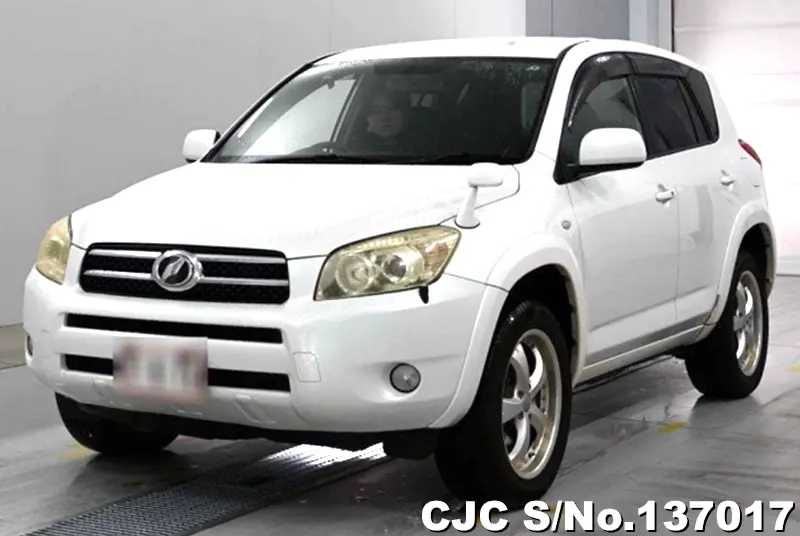 Toyota Rav4 in White for Sale Image 3
