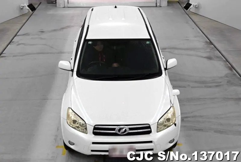 Toyota Rav4 in White for Sale Image 4