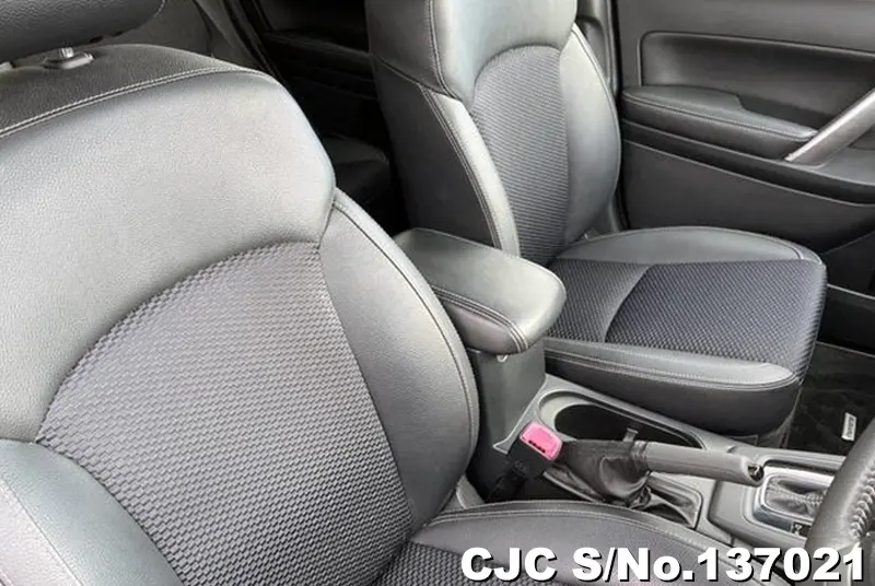Subaru Forester in White for Sale Image 12