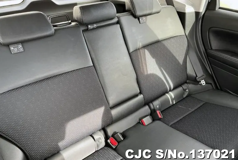Subaru Forester in White for Sale Image 16