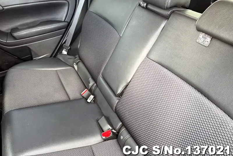 Subaru Forester in White for Sale Image 17