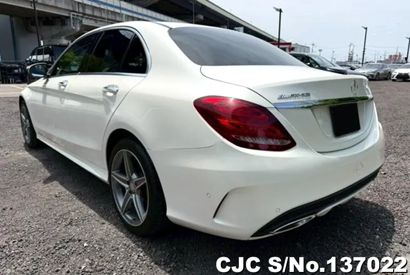 Mercedes Benz C Class in White for Sale Image 1
