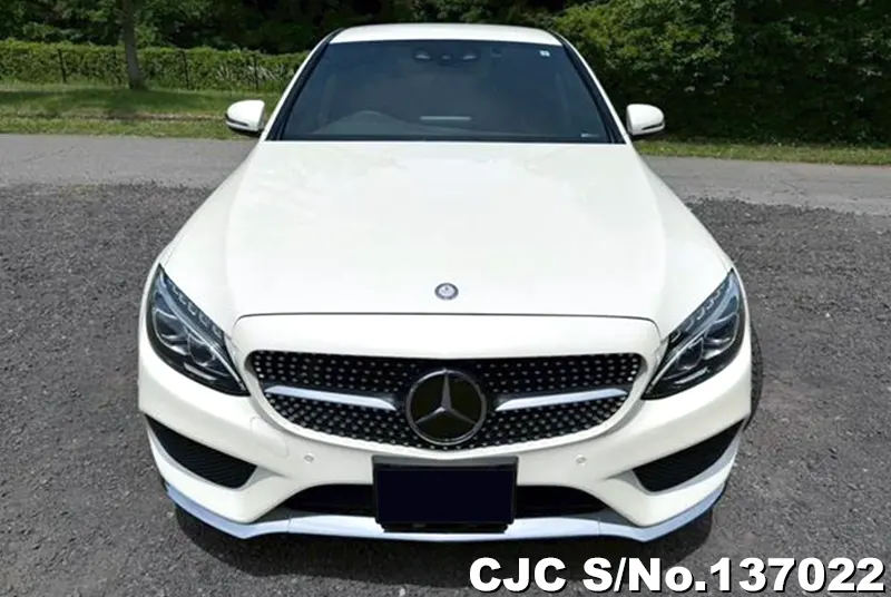 Mercedes Benz C Class in White for Sale Image 3