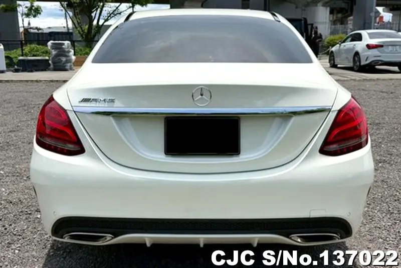Mercedes Benz C Class in White for Sale Image 4