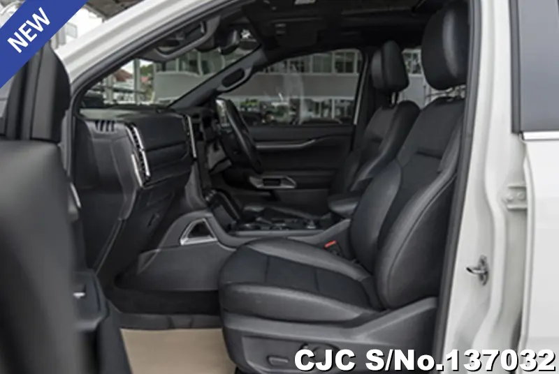 Ford Everest in White for Sale Image 10