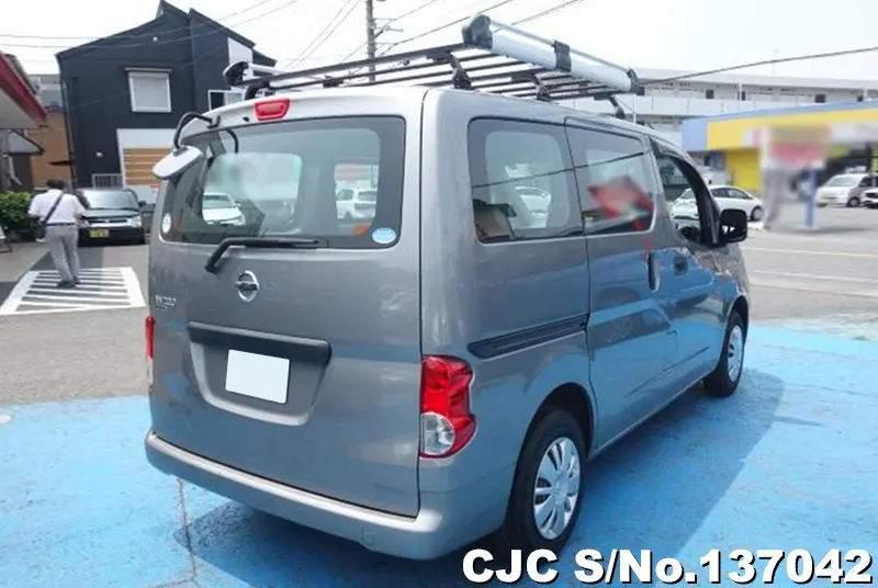 Nissan NV200 in Gray for Sale Image 2