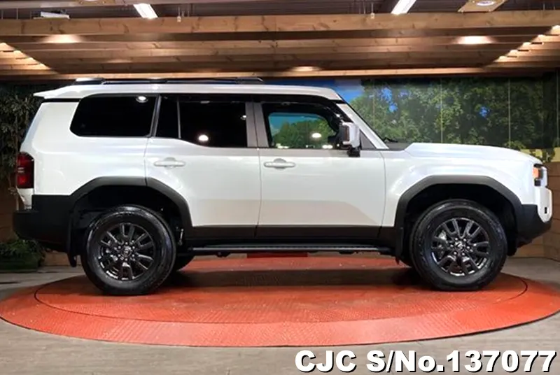 Toyota Land Cruiser 250 in Pearl for Sale Image 6