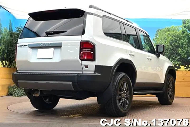 Toyota Land Cruiser 250 in Pearl for Sale Image 2