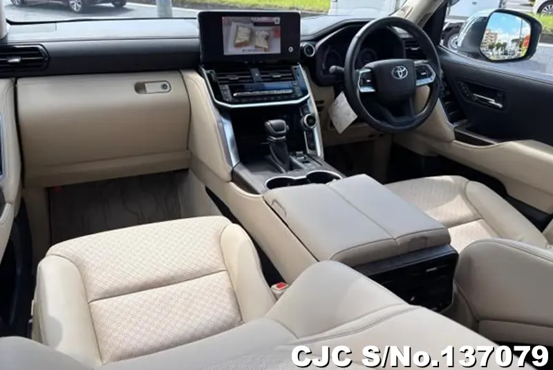 Toyota Land Cruiser in Pearl for Sale Image 5