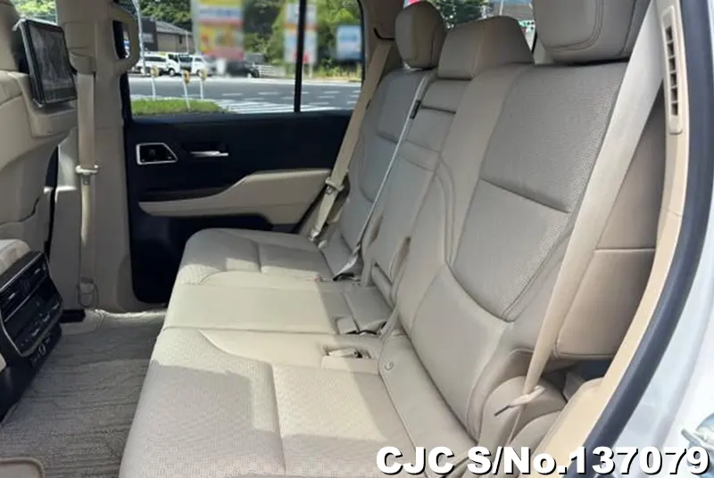 Toyota Land Cruiser in Pearl for Sale Image 7