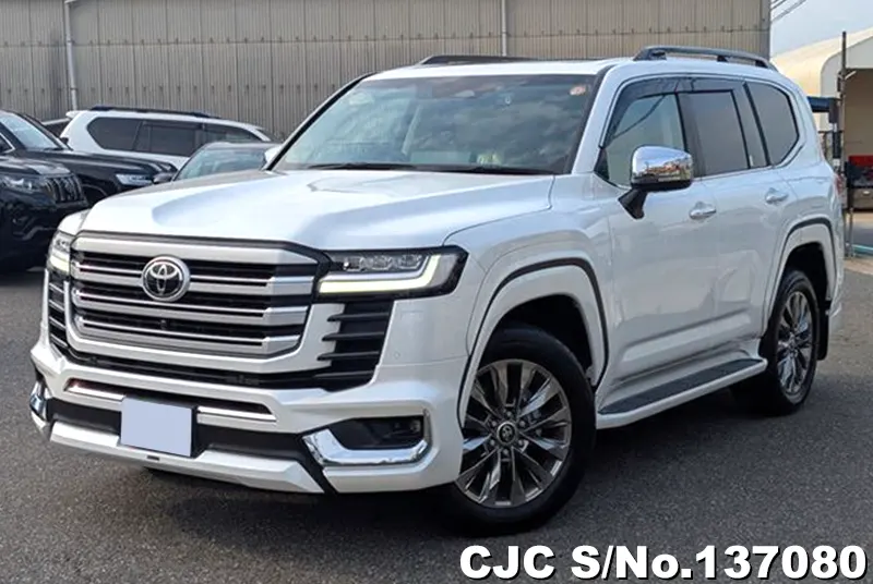 Toyota Land Cruiser in White for Sale Image 3
