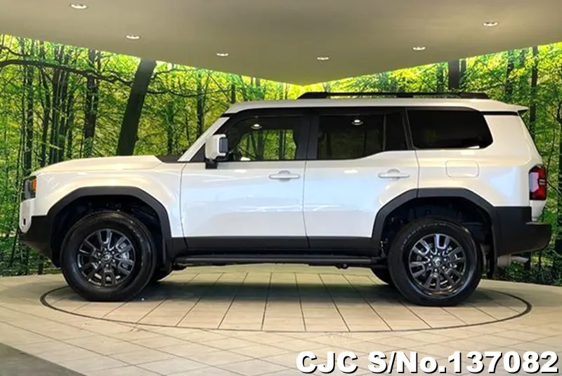 Toyota Land Cruiser 250 in Pearl for Sale Image 7