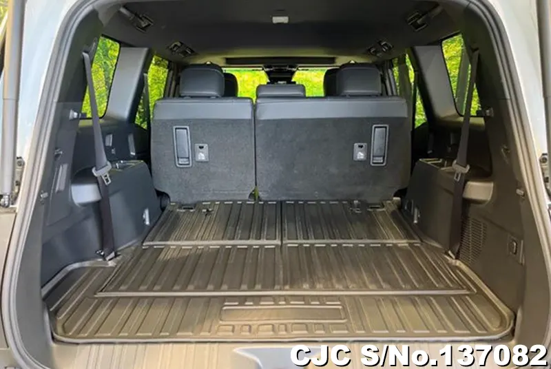 Toyota Land Cruiser 250 in Pearl for Sale Image 9