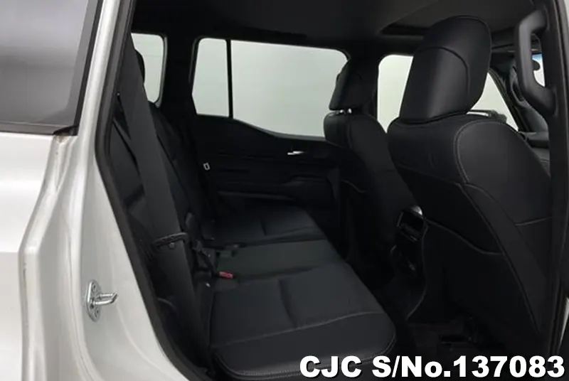 Toyota Land Cruiser 250 in Pearl for Sale Image 5
