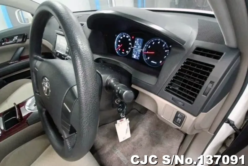 Toyota Mark X in White for Sale Image 9