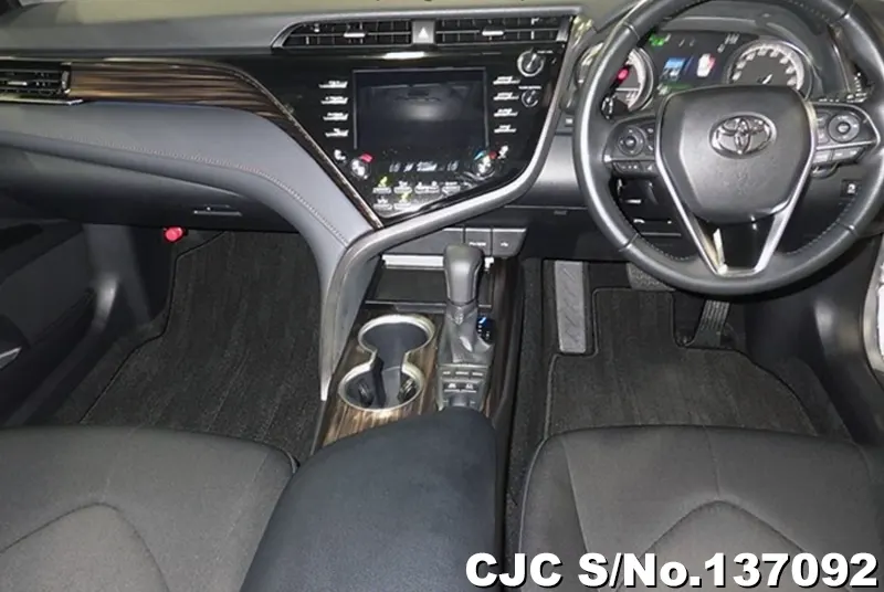 Toyota Camry in Silver for Sale Image 3