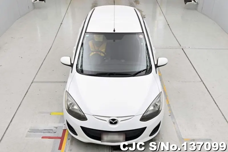 Mazda Demio in White for Sale Image 4