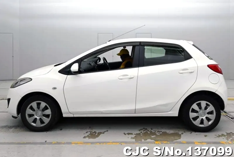 Mazda Demio in White for Sale Image 7