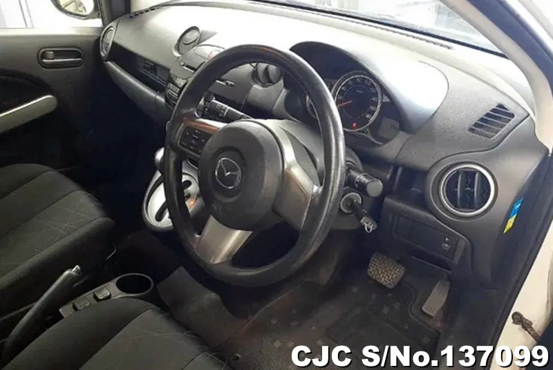 Mazda Demio in White for Sale Image 8