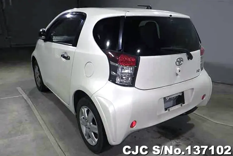 Toyota IQ in Pearl White for Sale Image 1