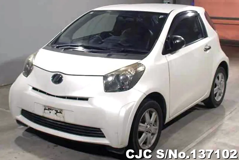 Toyota IQ in Pearl White for Sale Image 3