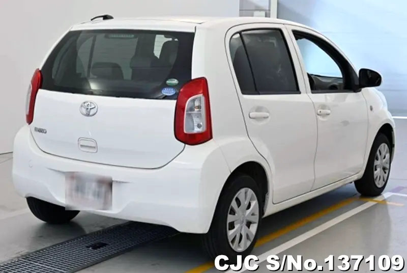 Toyota Passo in White for Sale Image 2