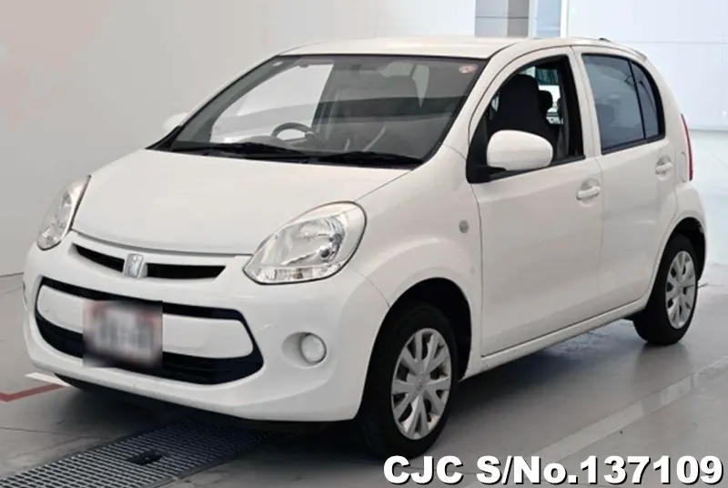 Toyota Passo in White for Sale Image 3