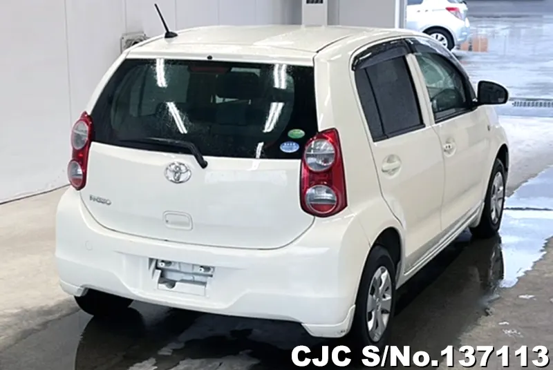 Toyota Passo in White for Sale Image 2