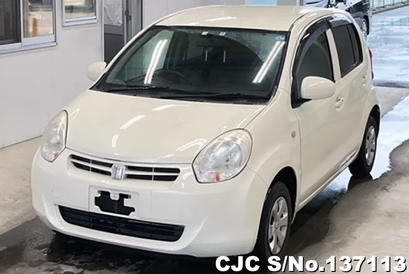 Toyota Passo in White for Sale Image 3