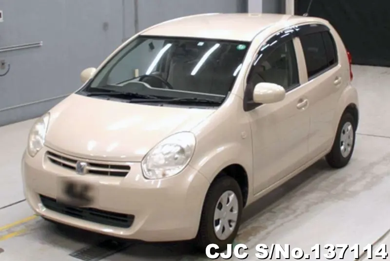 Toyota Passo in Beige for Sale Image 3