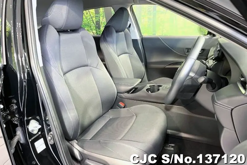 Toyota Harrier in Black for Sale Image 9
