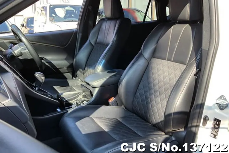 Toyota Harrier in Pearl for Sale Image 11